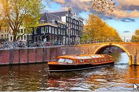 alhambra palace night tour attendance revenue